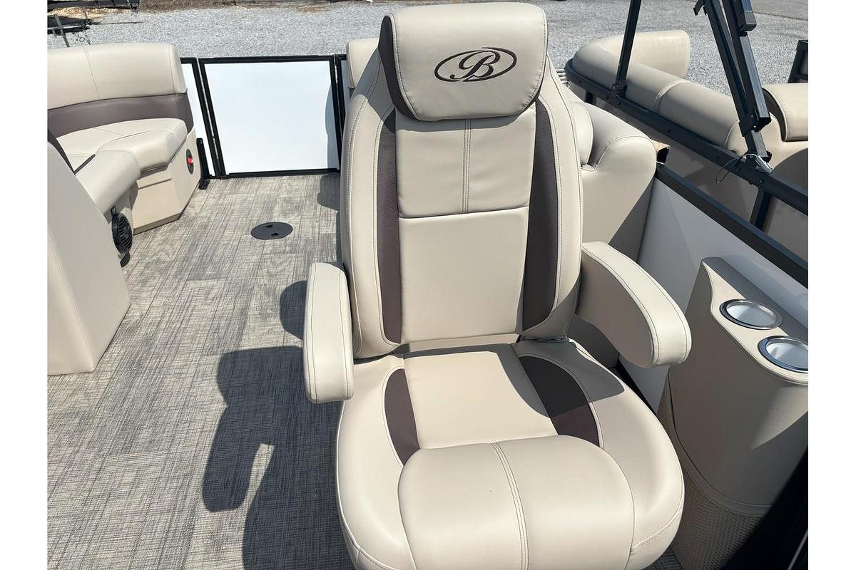 2026 Bentley Pontoons Legacy 223 Navigator