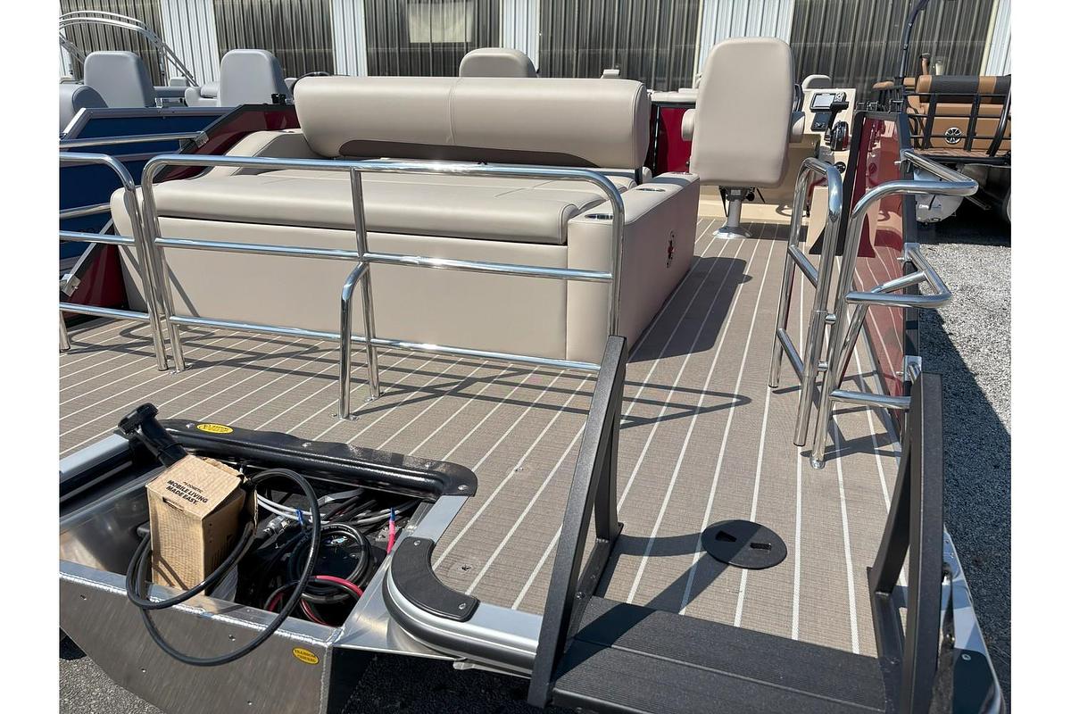 2026 Bentley Pontoons Legacy 223 Swingback