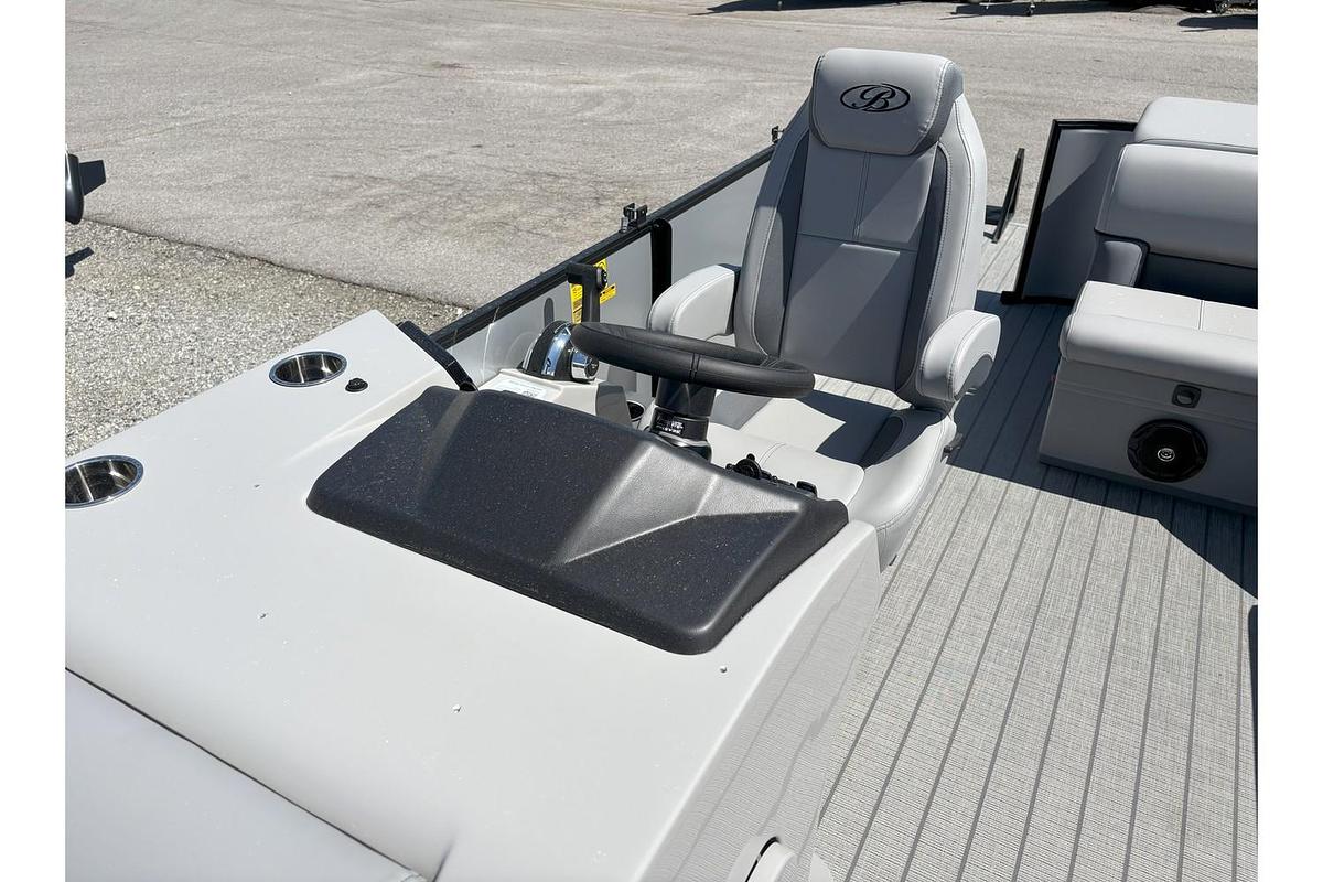 2025 Bentley Pontoons Legacy 223 Cruise