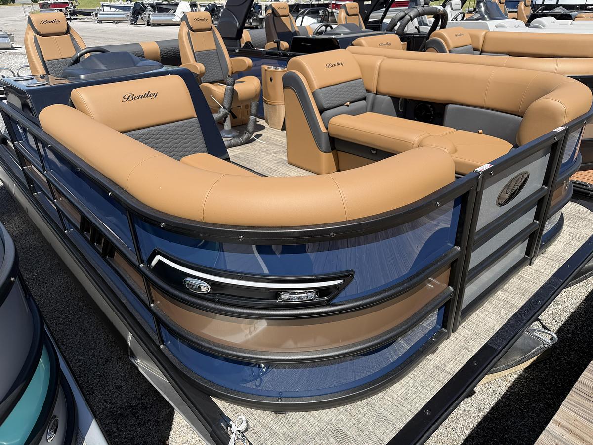 2026 Bentley Pontoons Elite 223 DC Swingback