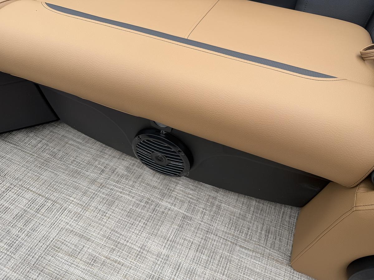 2027 Bentley Pontoons Legacy 223 Navigator