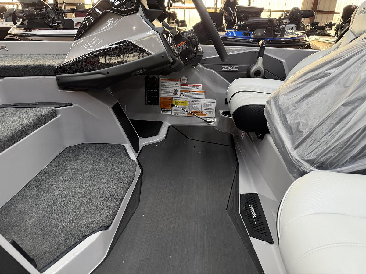 2027 Skeeter ZXE20