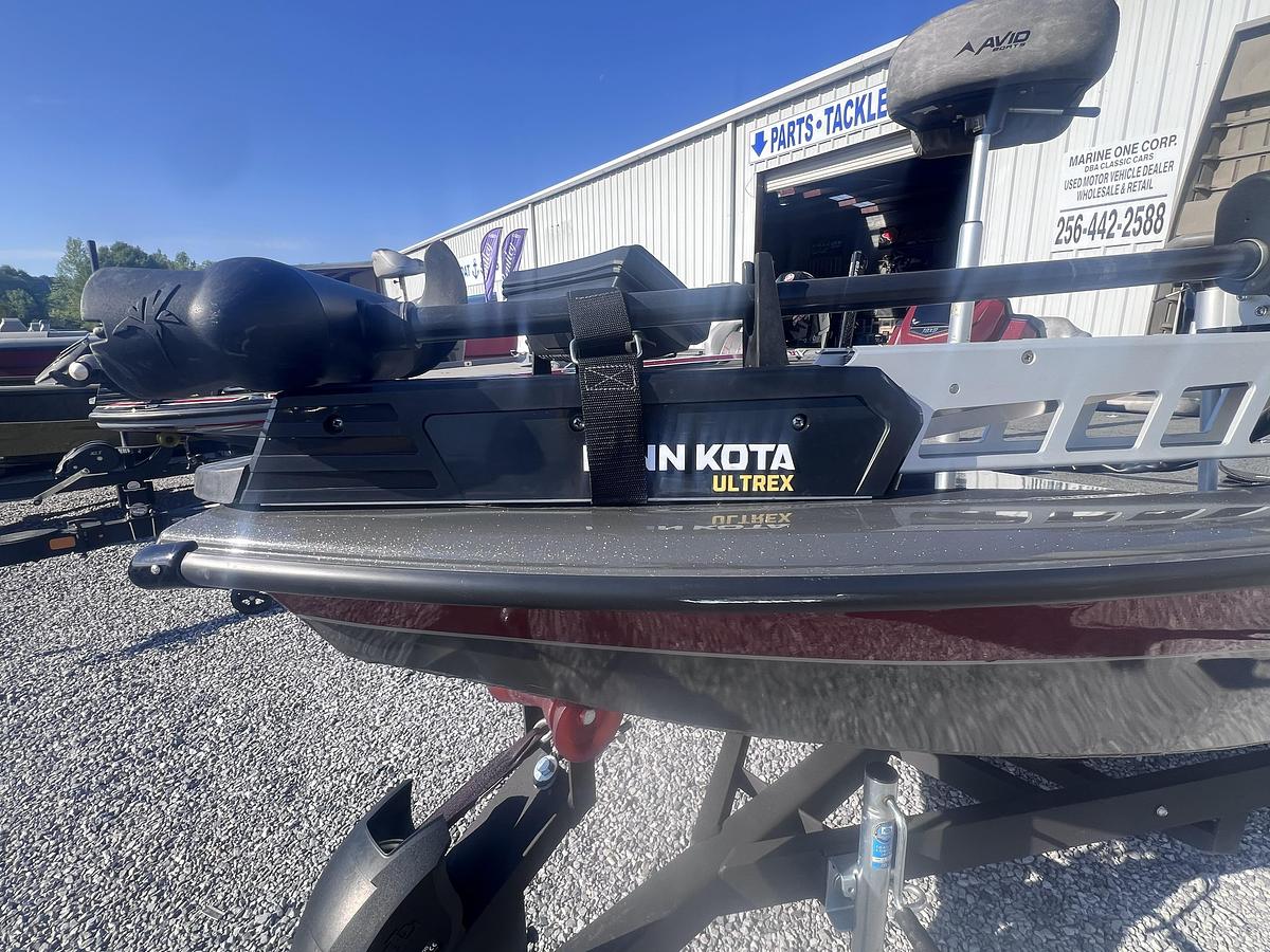 Used 2023 Avid Boats 18XB