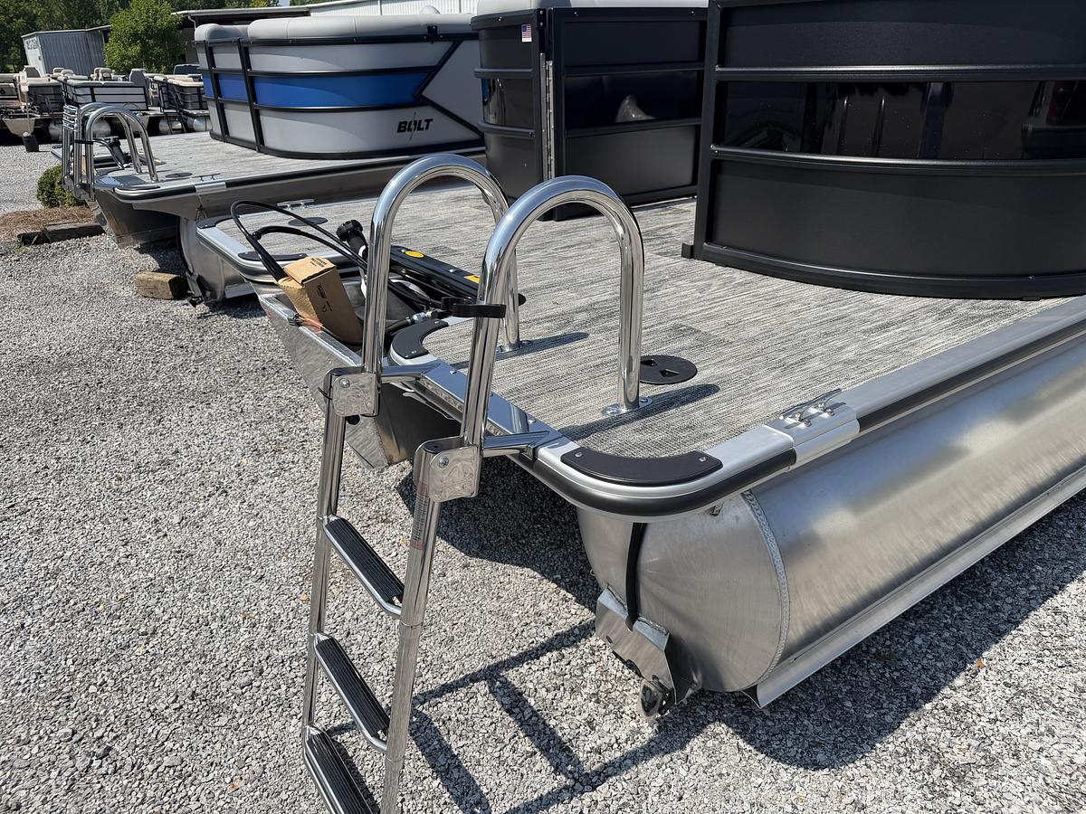2027 Bentley Pontoons Bolt 200