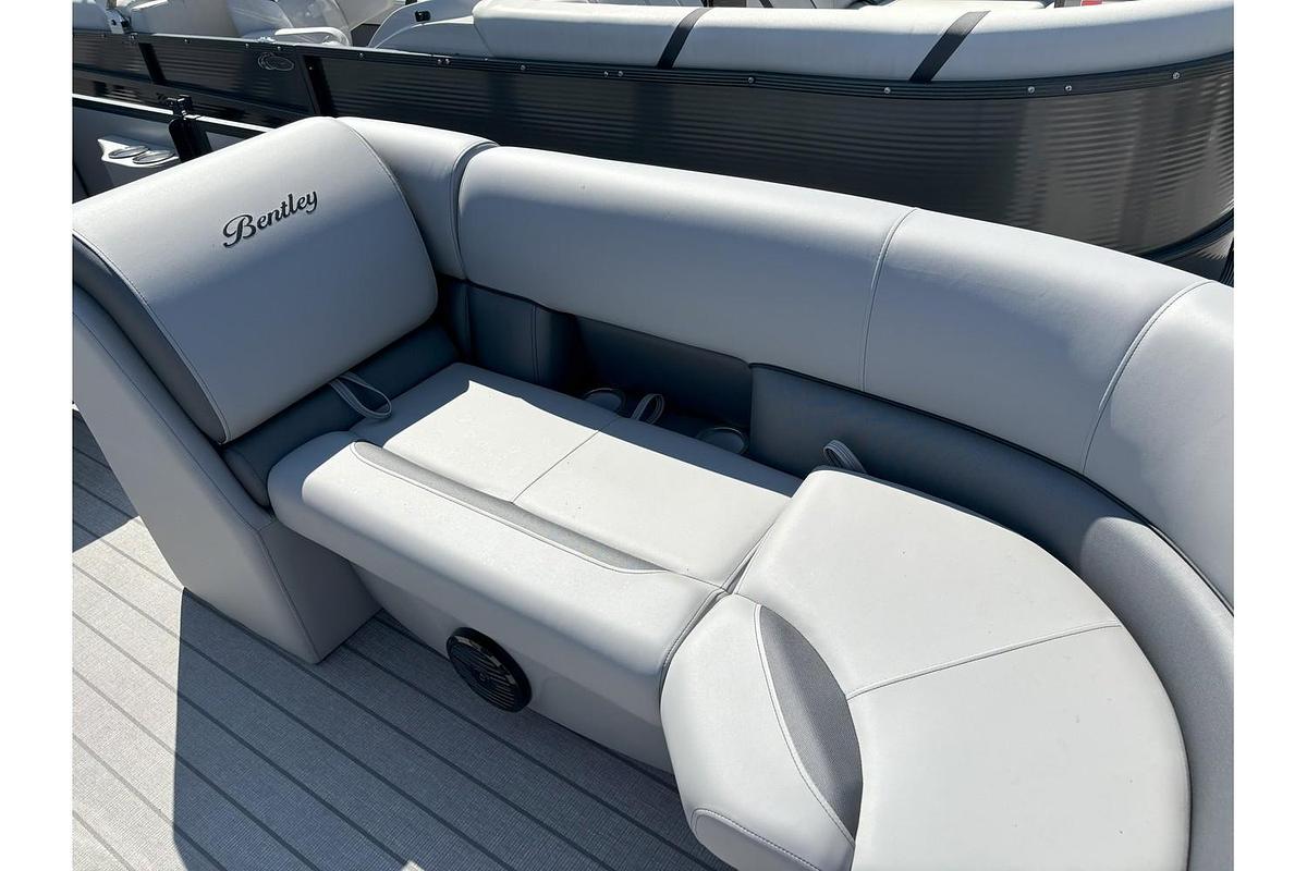 2026 Bentley Pontoons Legacy 223 Navigator