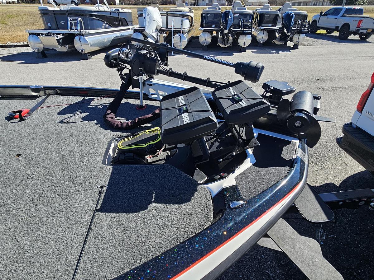 Used Used 2022 Skeeter ZXE21 powered by Yamaha VF250LB. 2022 Skeeter Tandem Axle Trailer.