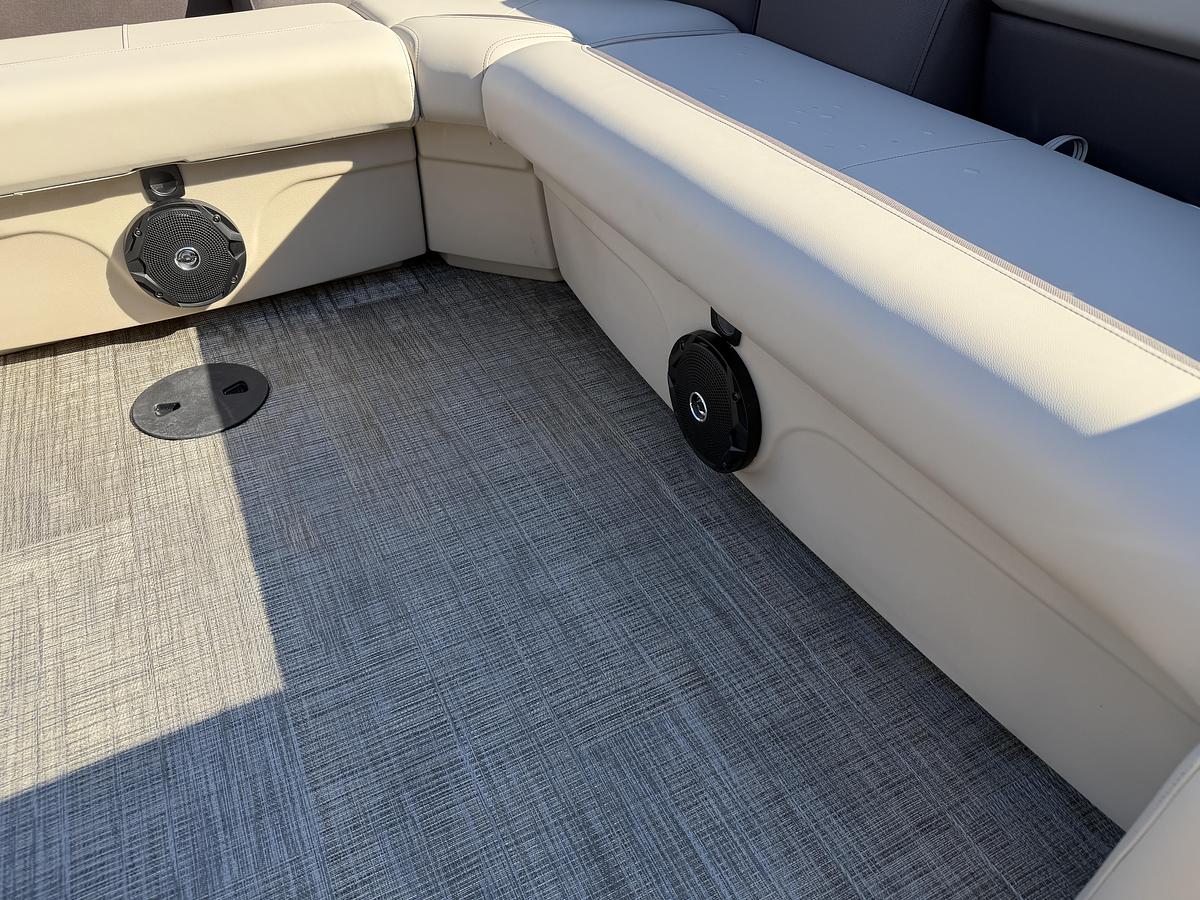 2026 Bentley Pontoons Legacy 223 Cruise XL