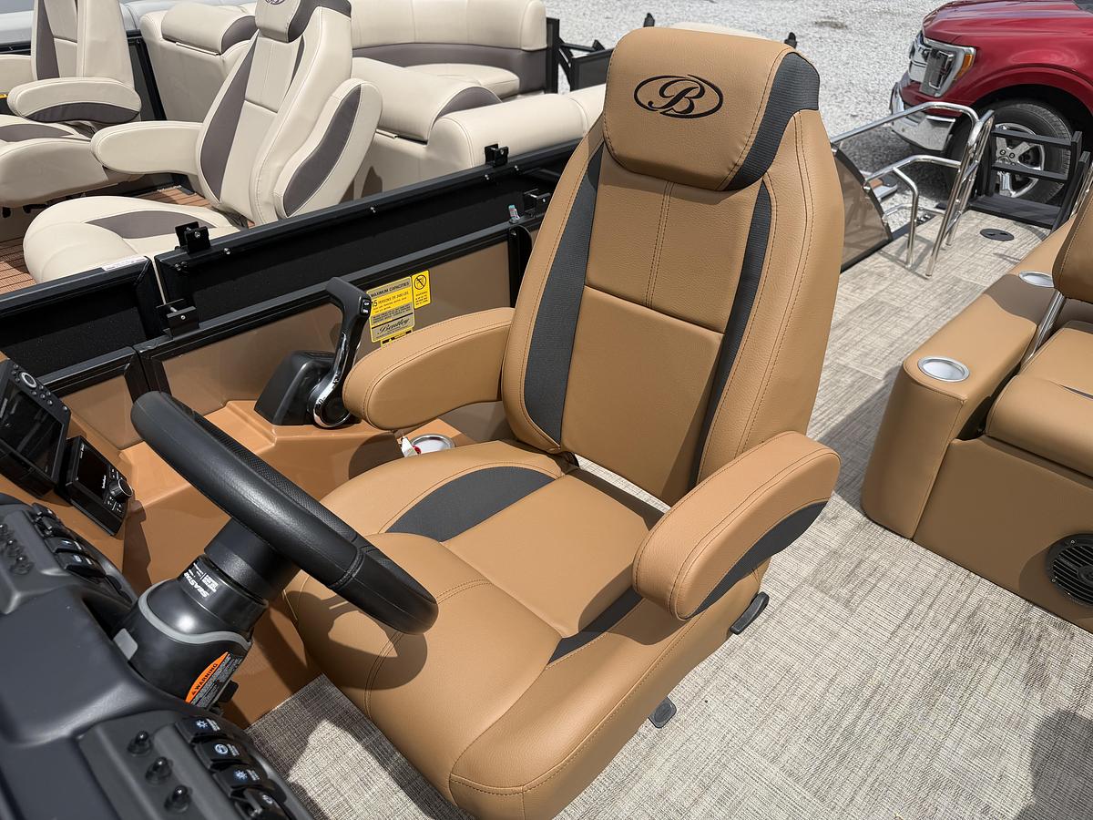 2027 Bentley Pontoons Legacy 223 Swingback