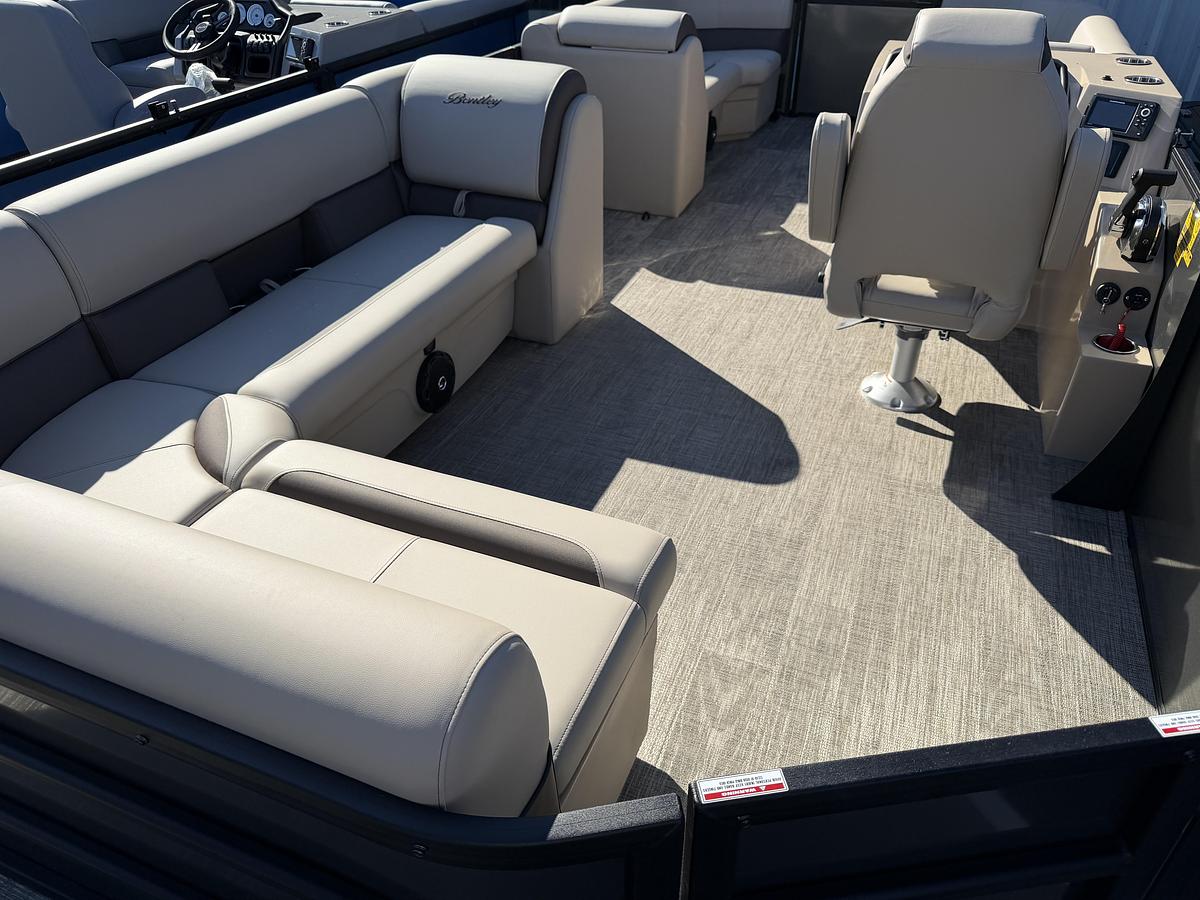 2026 Bentley Pontoons Legacy 223 Cruise XL