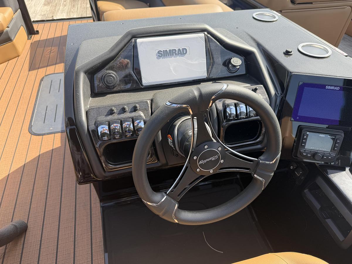 2026 Bentley Pontoons Elite 253 DC Swingback