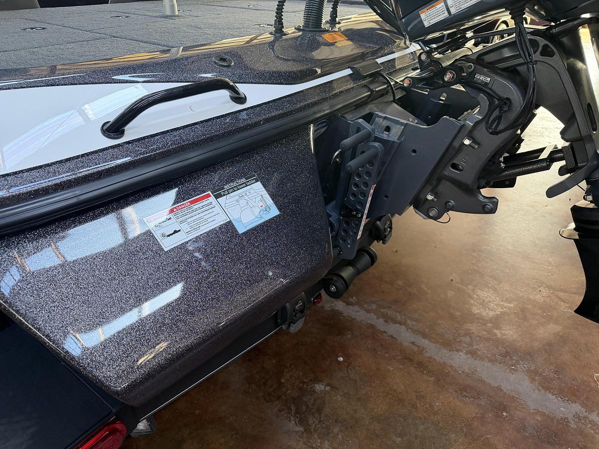Used 2025 Skeeter ZX200