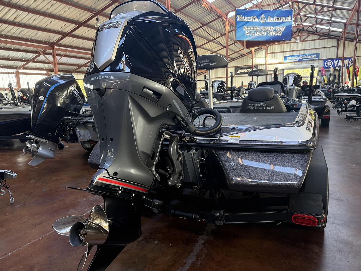 Used 2025 Skeeter ZX200