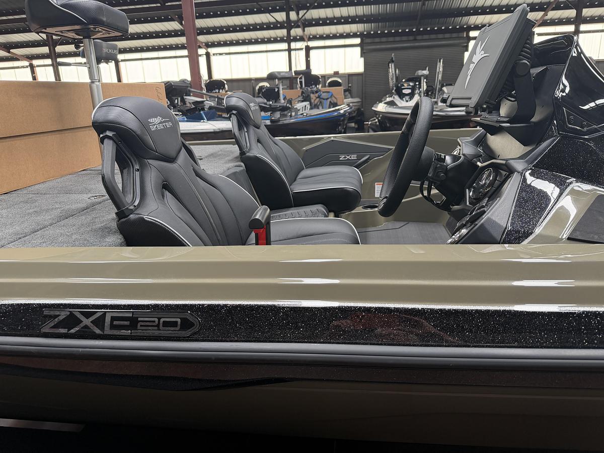 2027 Skeeter ZXE20