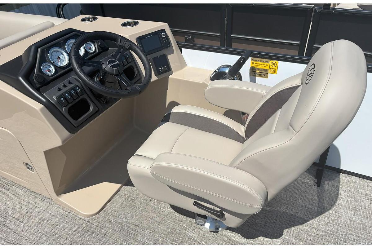 2026 Bentley Pontoons Legacy 200 Cruise