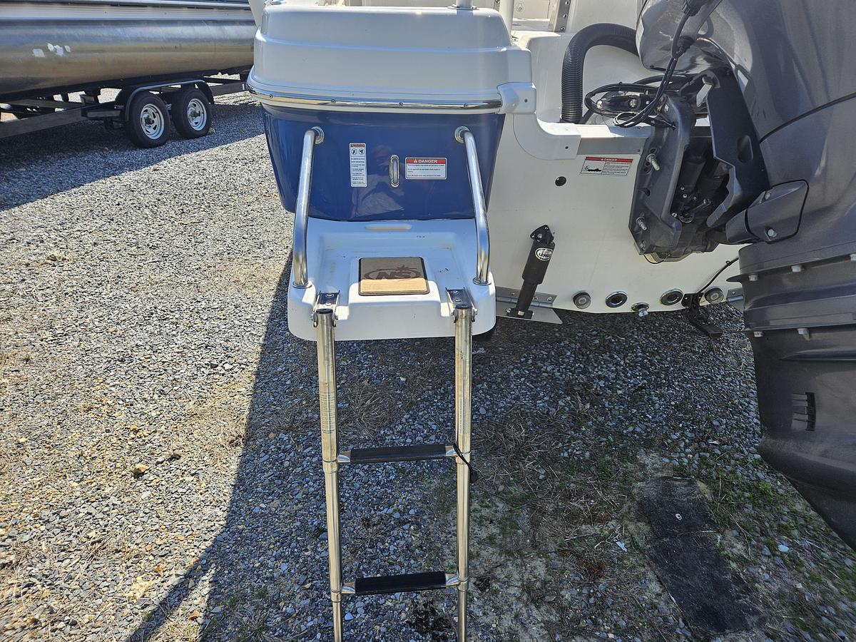 Used 2022 Nautic Star 211 Hybrid