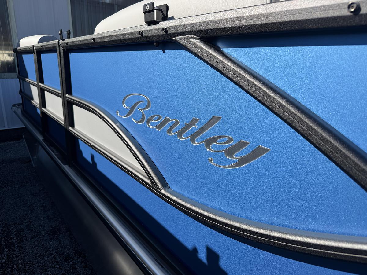 2026 Bentley Pontoons Legacy 200 Cruise