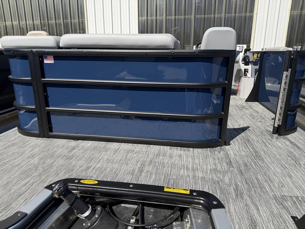 2026 Bentley Pontoons Legacy 200 Cruise