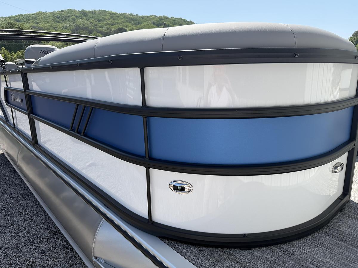 2026 Bentley Pontoons BOLT 200