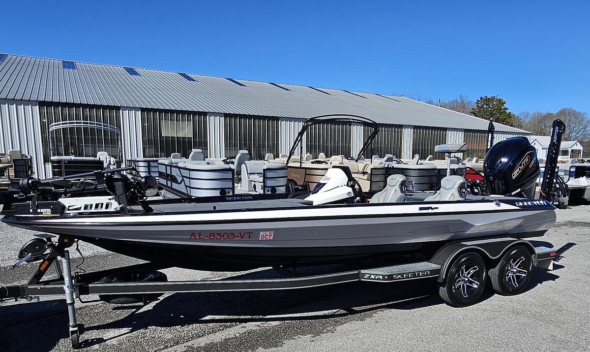Used Used 2022 Skeeter ZXE21 powered by Yamaha VF250LB. 2022 Skeeter Tandem Axle Trailer.