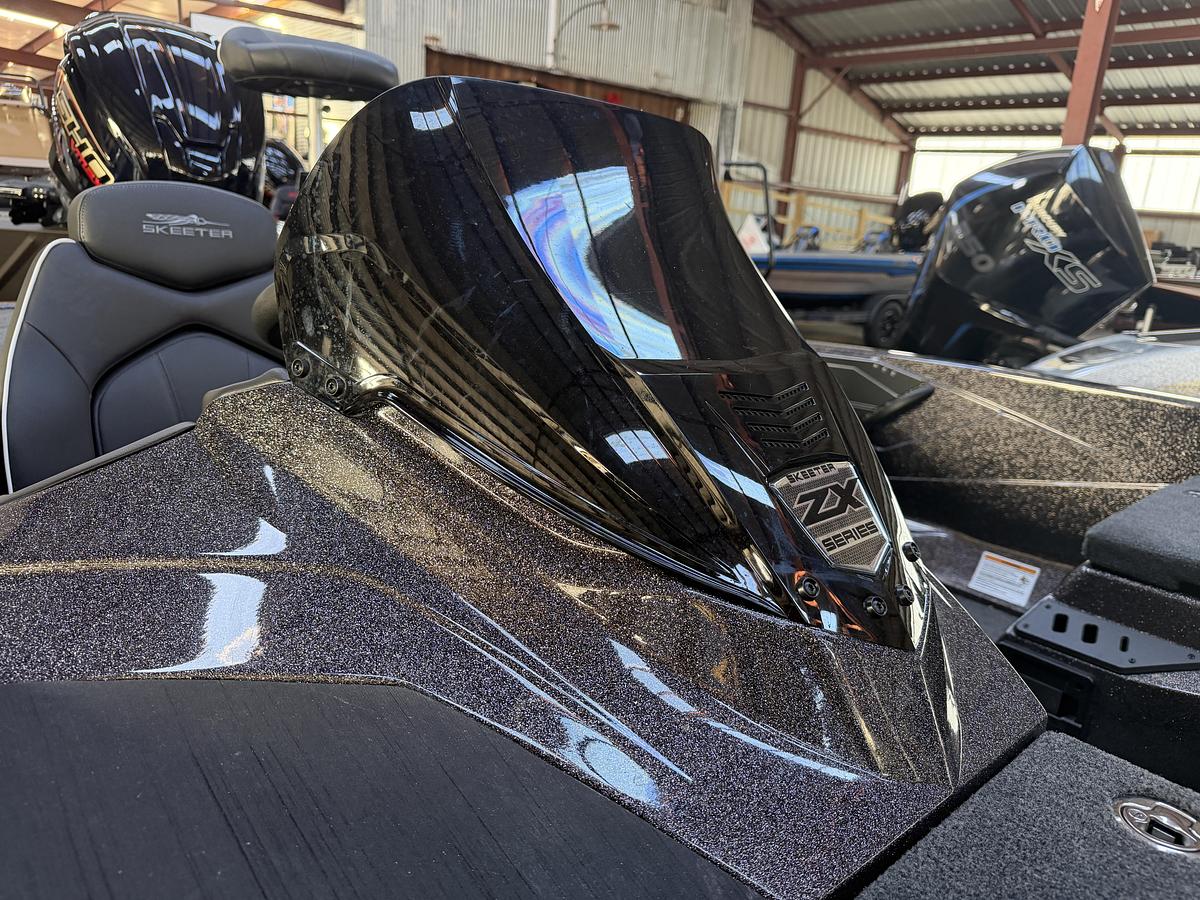Used 2025 Skeeter ZX200