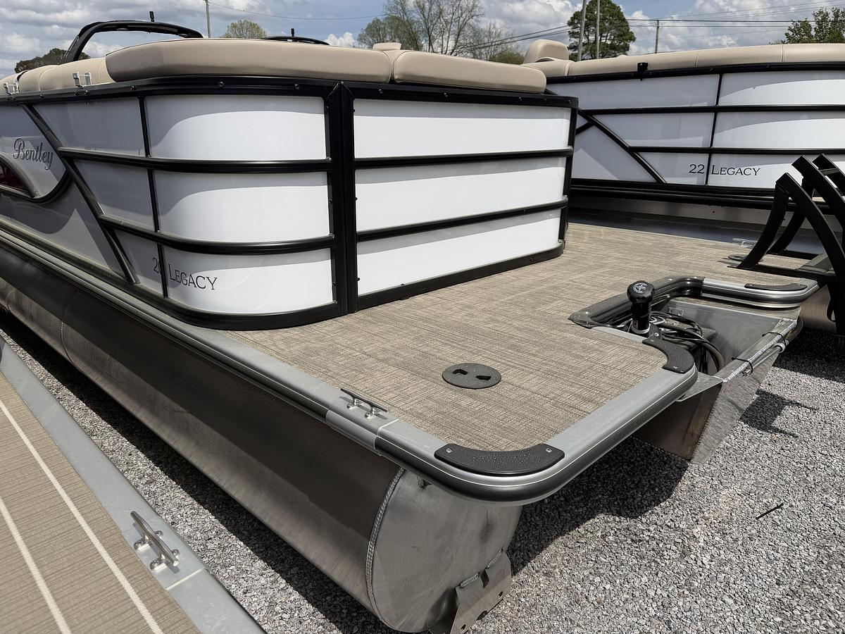 2026 Bentley Pontoons Legacy 200 Cruise