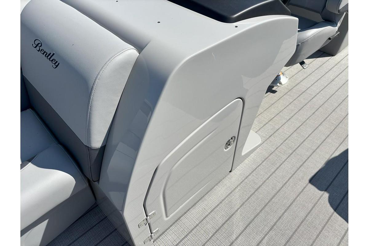 2026 Bentley Pontoons Legacy 223 Navigator