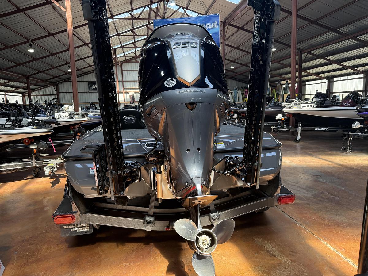 Used 2025  Skeeter FXR21LE - Buck's Island Demo