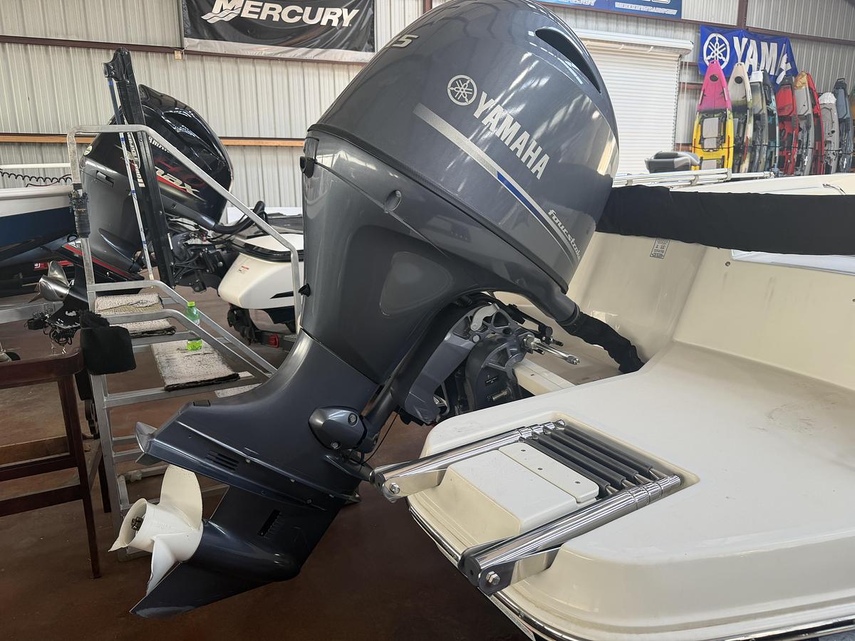 Used 2023 Stingray 18SC