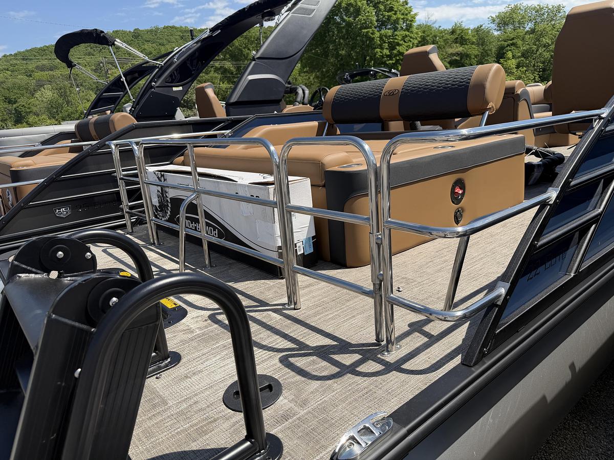 2026 Bentley Pontoons Elite 223 DC Swingback