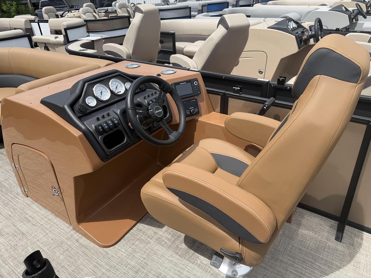 2027 Bentley Pontoons Legacy 223 Swingback