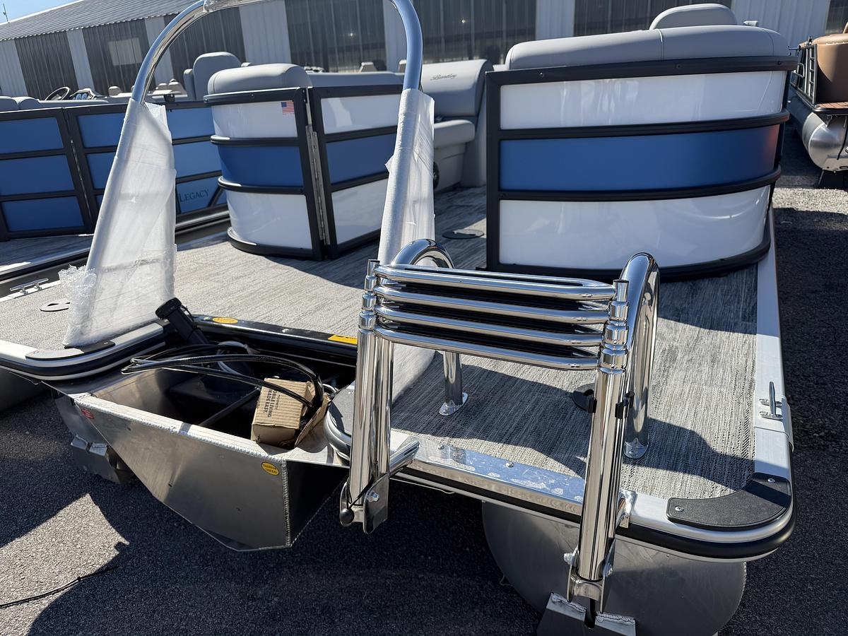 2026 Bentley Pontoons Bolt 223
