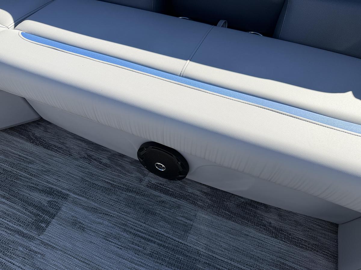 2026 Bentley Pontoons Bentley Bolt 200