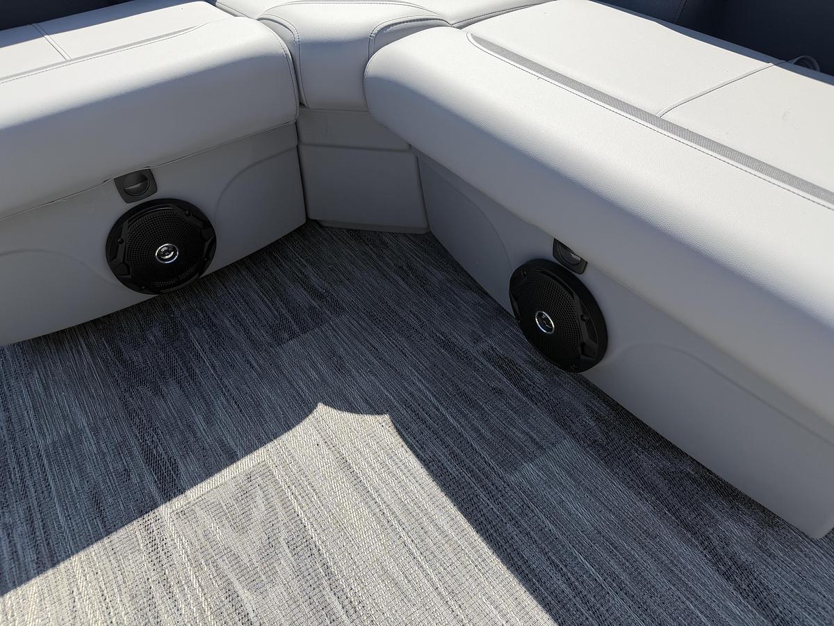 2026 Bentley Pontoons Legacy 200 Cruise