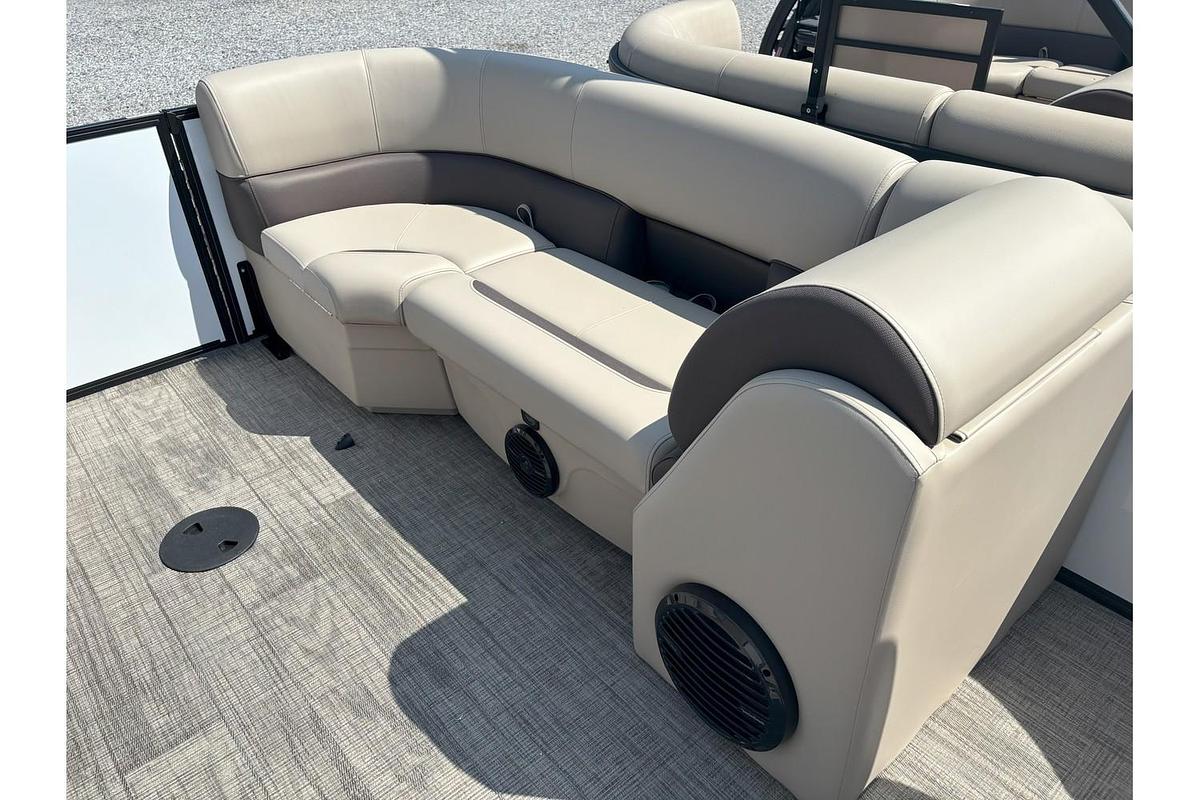 2026 Bentley Pontoons Legacy 223 Navigator