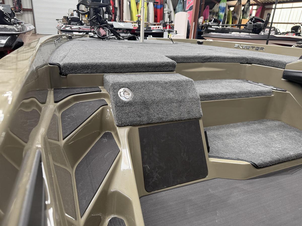 2027 Skeeter ZXE20