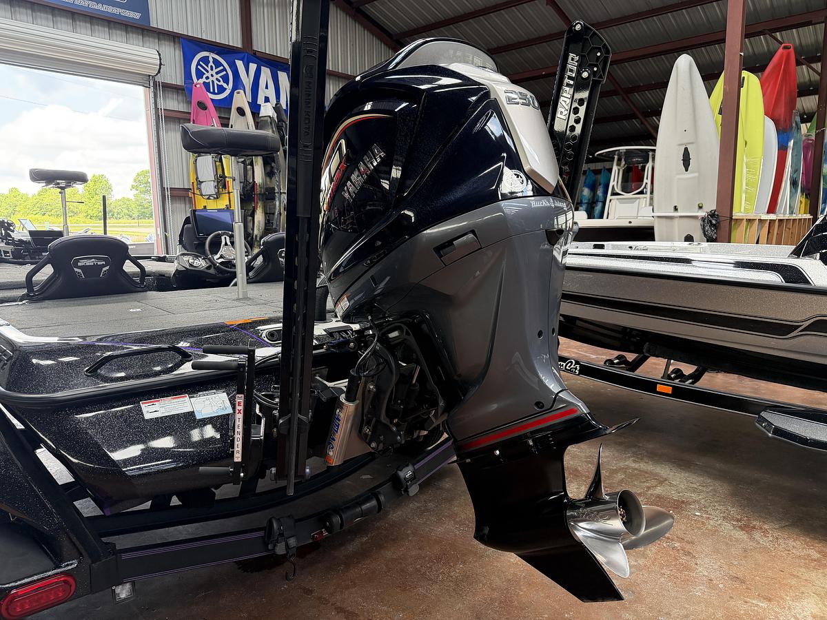 Used 2024 Skeeter FXR20