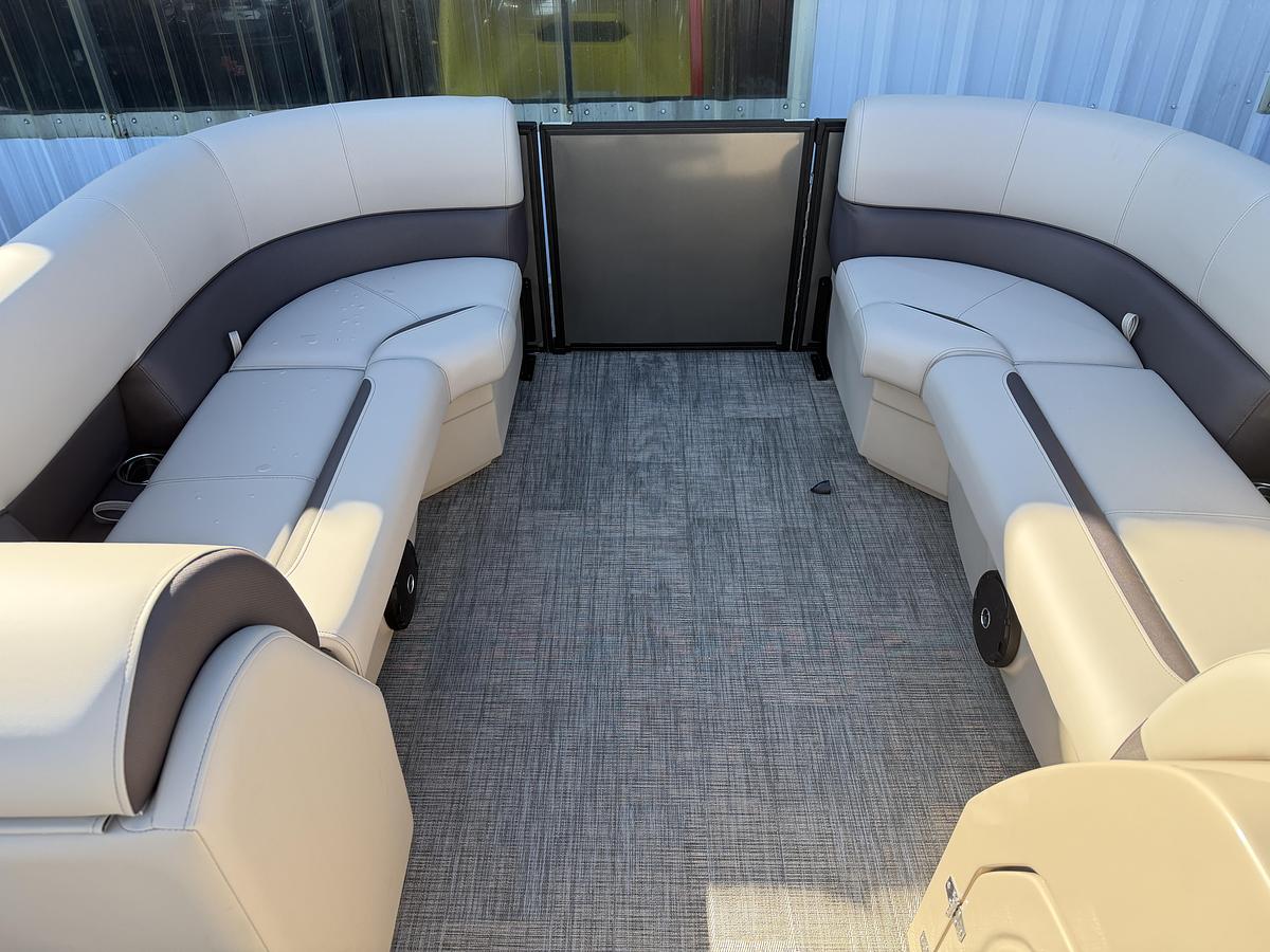 2026 Bentley Pontoons Legacy 223 Cruise XL