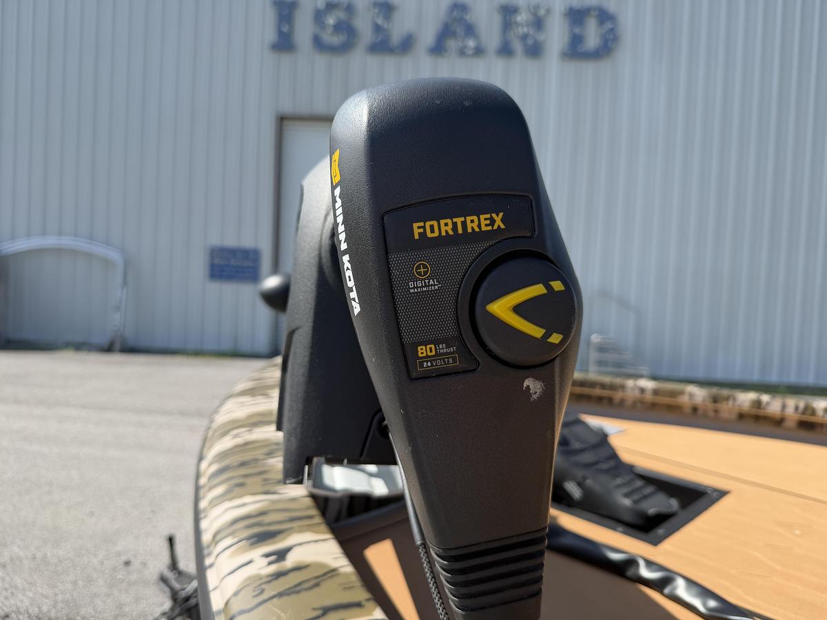 Used 2023 Avid Boats 18XC Crappie