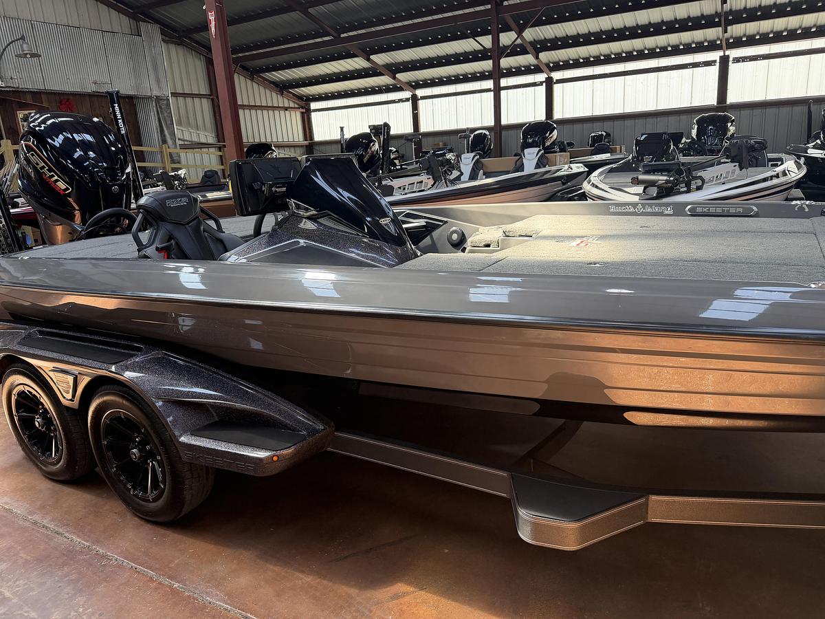Used 2025  Skeeter FXR21LE - Buck's Island Demo