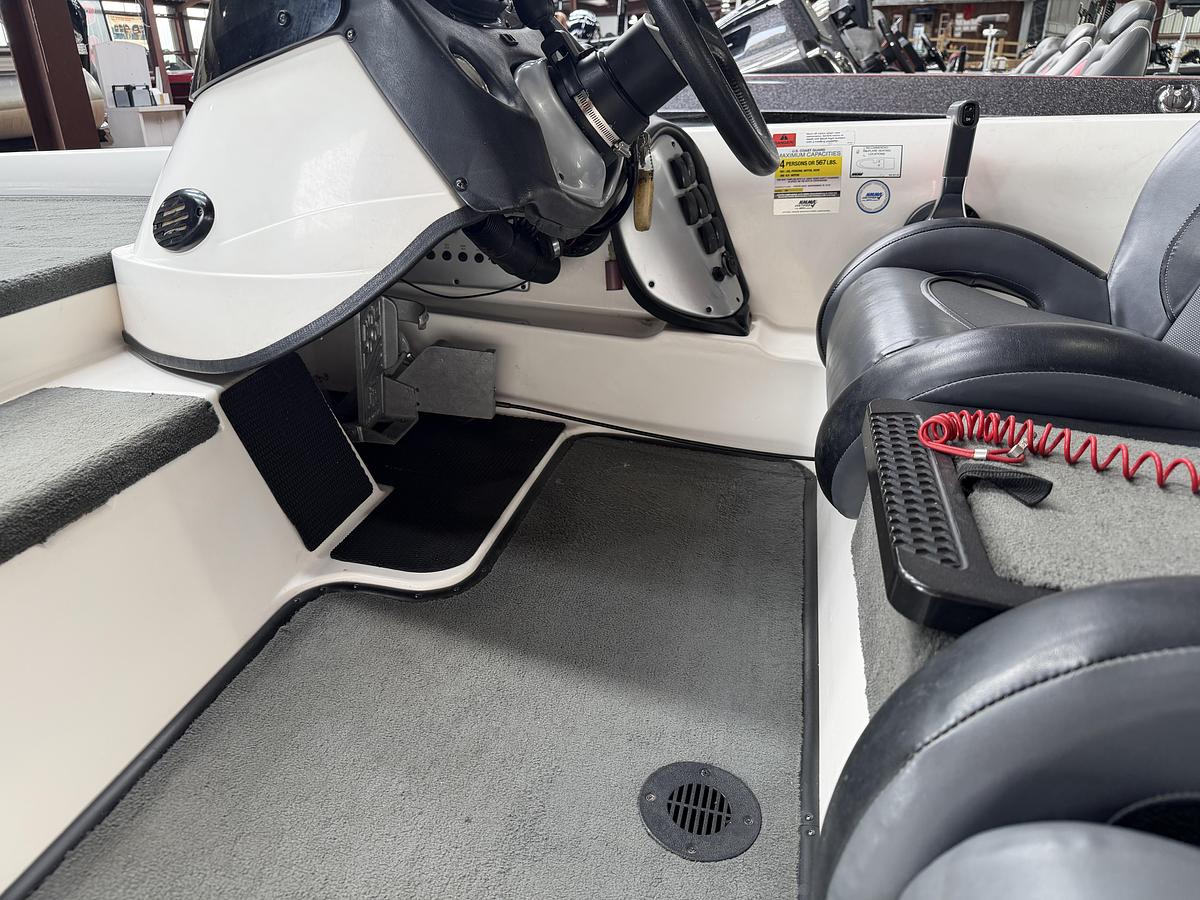 Used 2005 Stratos 294 PRO XL