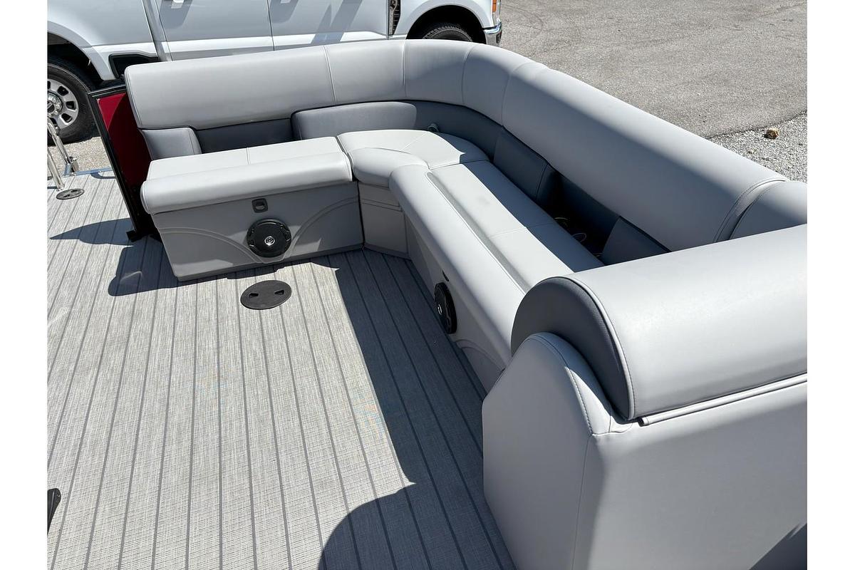 2025 Bentley Pontoons Legacy 203XL