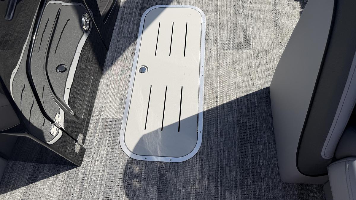 2026 Bentley Pontoons Elite 223 Admiral