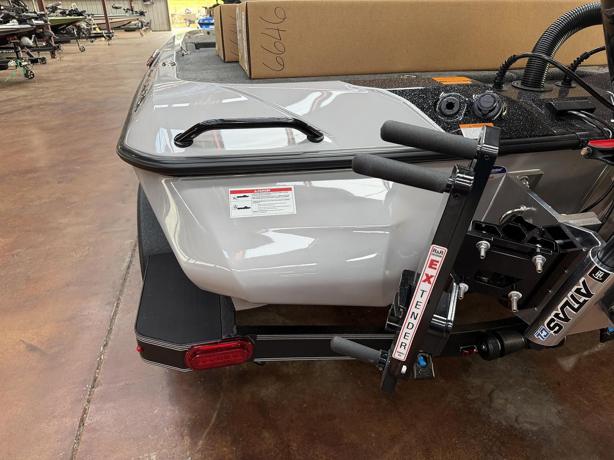 2027 Skeeter ZXE20