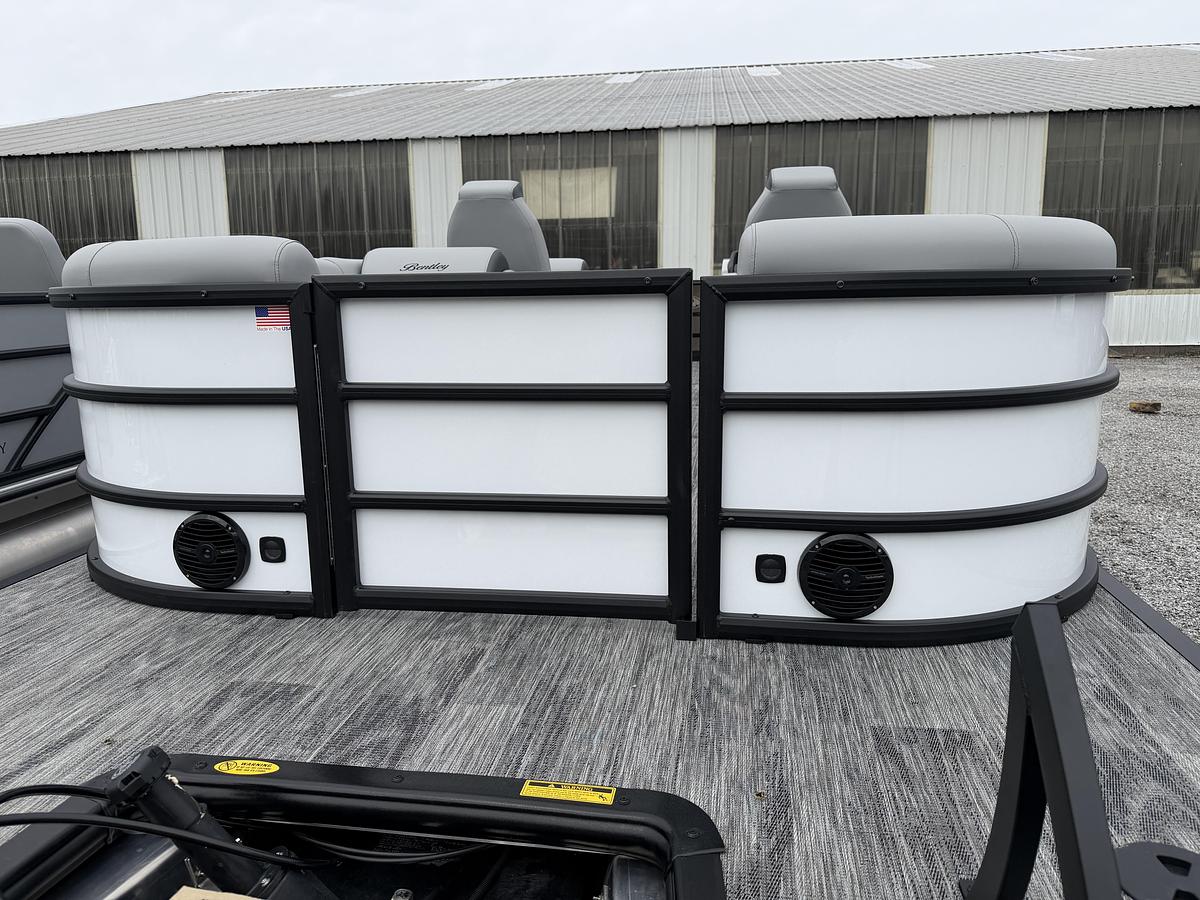 2026 Bentley Pontoons Legacy 223 Navigator