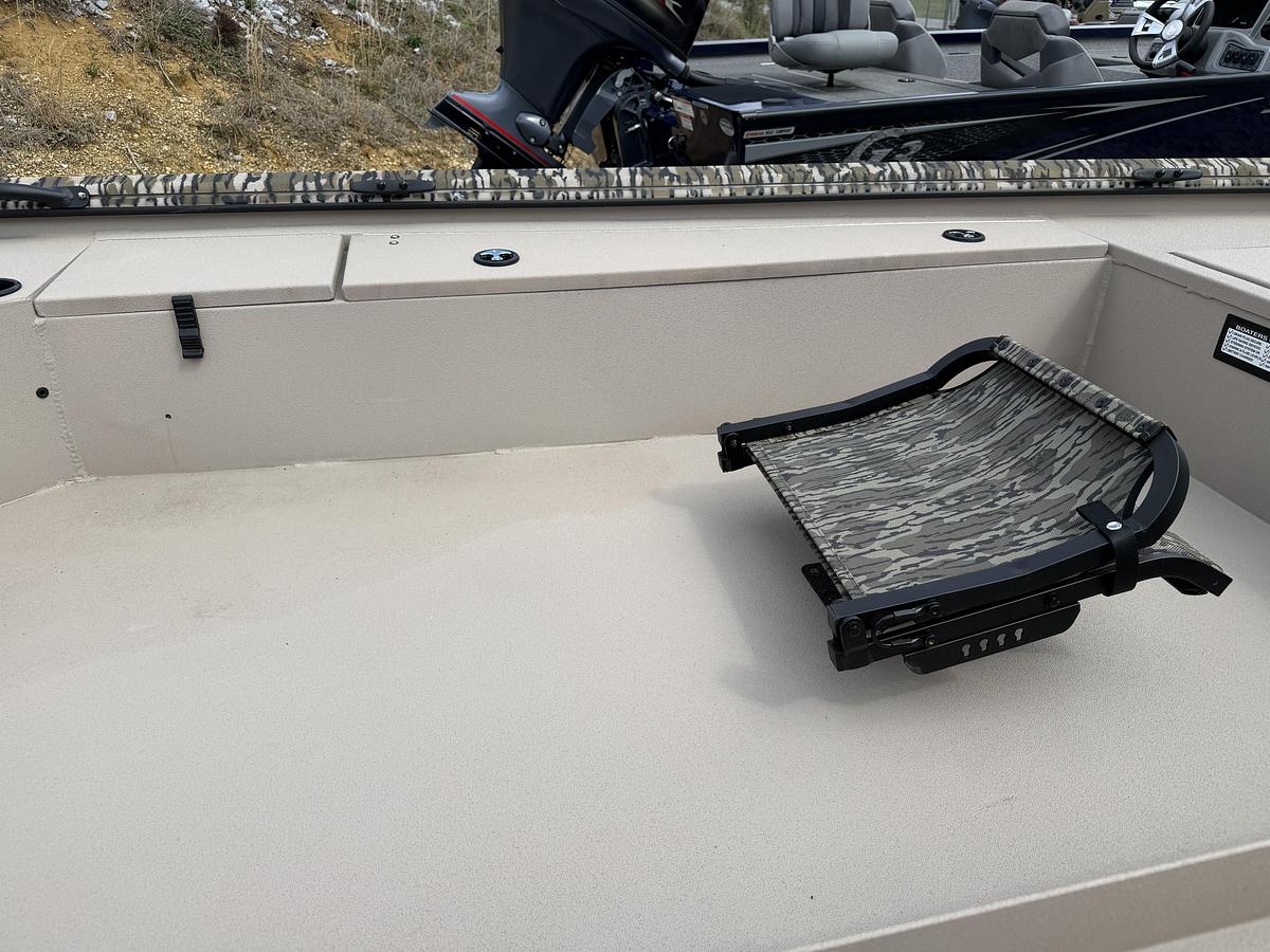 2026 Avid Boats 16 Commander