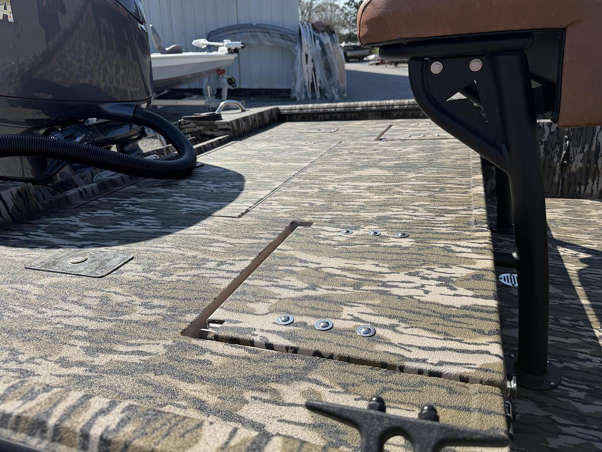 2026 Avid Boats 20CC Rogue