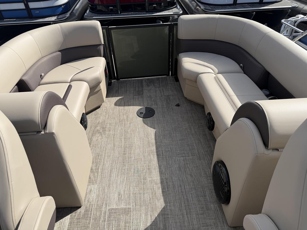 2026 Bentley Pontoons Legacy 223 Navigator