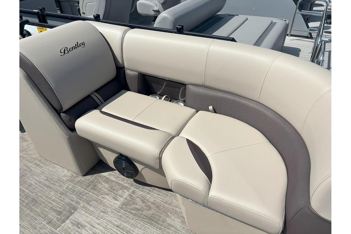 2026 Bentley Pontoons Legacy 223 Navigator
