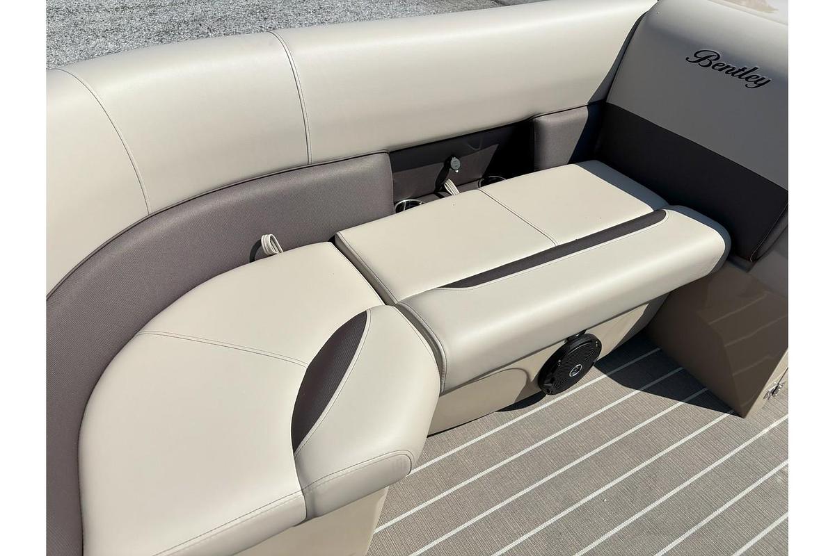 2026 Bentley Pontoons Legacy 223 Swingback