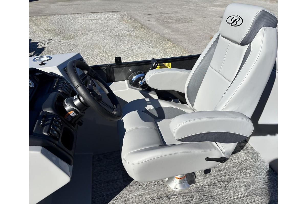 2026 Bentley Pontoons Legacy 223 Navigator